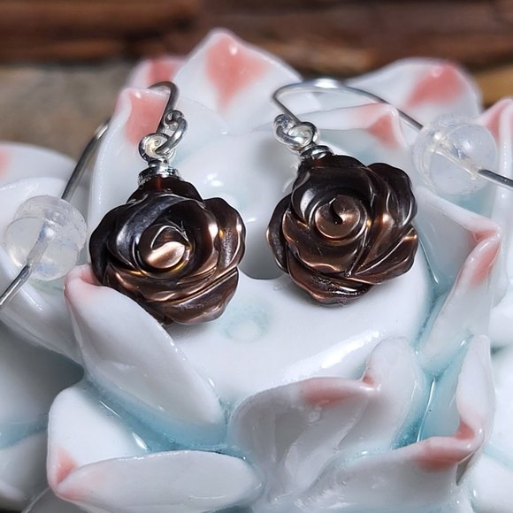 Gorgeous Timeless Natural Chocolate Brown Rose Carved Shell Earings - Picture 2 of 15